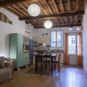 Apartment Degli Asili - Affitti Brevi Italia, Lucca